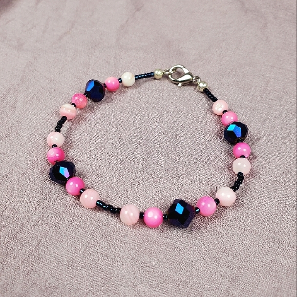 🦋 Blurple Iris and Pink Beaded Bracelet 🦋1/$14~2/$24~3/$30🦋